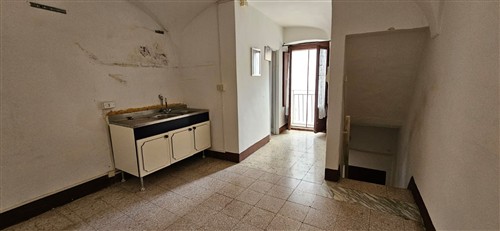 Soluzione Autonoma su Tre Livelli Vicino Porta Nuova